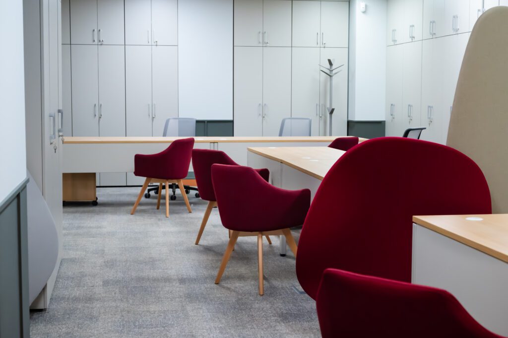 2023-12-07-furniture-013