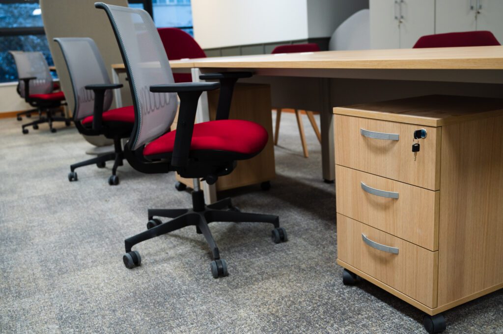 2023-12-07-furniture-016