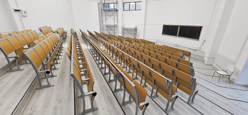 36. Amfi Alu GRI LEMN - NELU IASI (2)