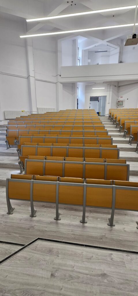 36. Amfi Alu GRI LEMN - NELU IASI (6)