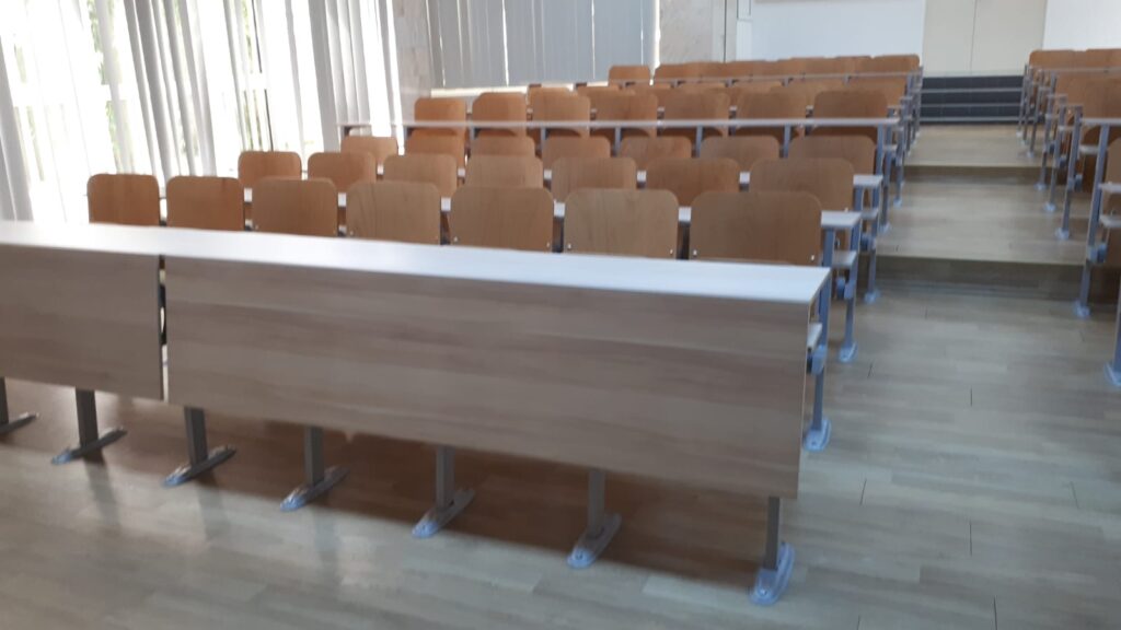 Amfiteatru lemn (11)