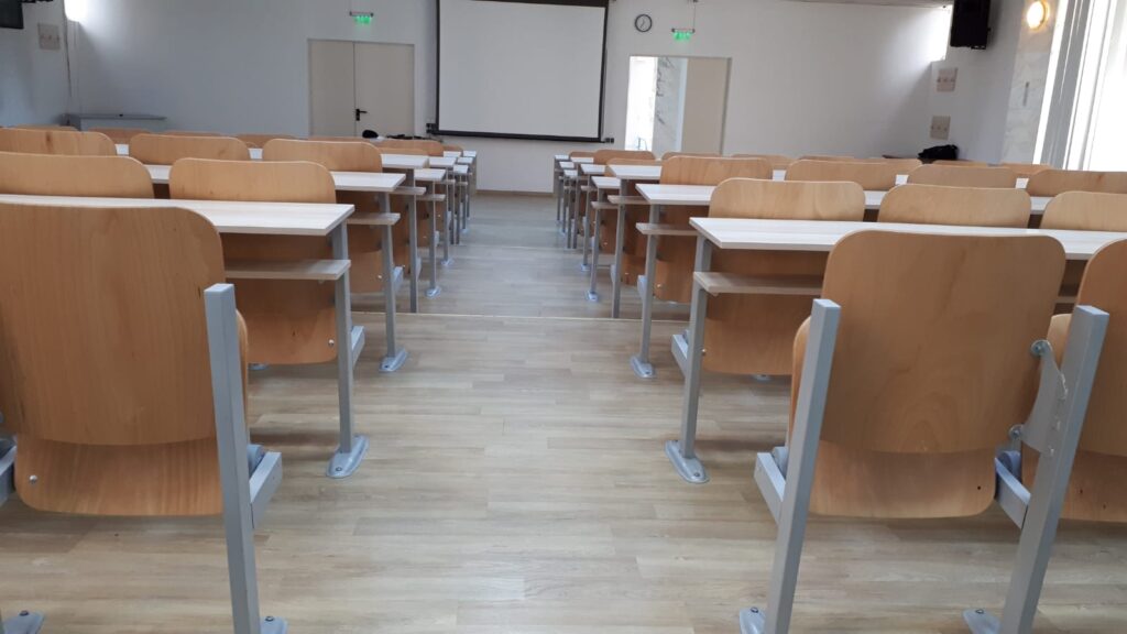 Amfiteatru lemn (14)