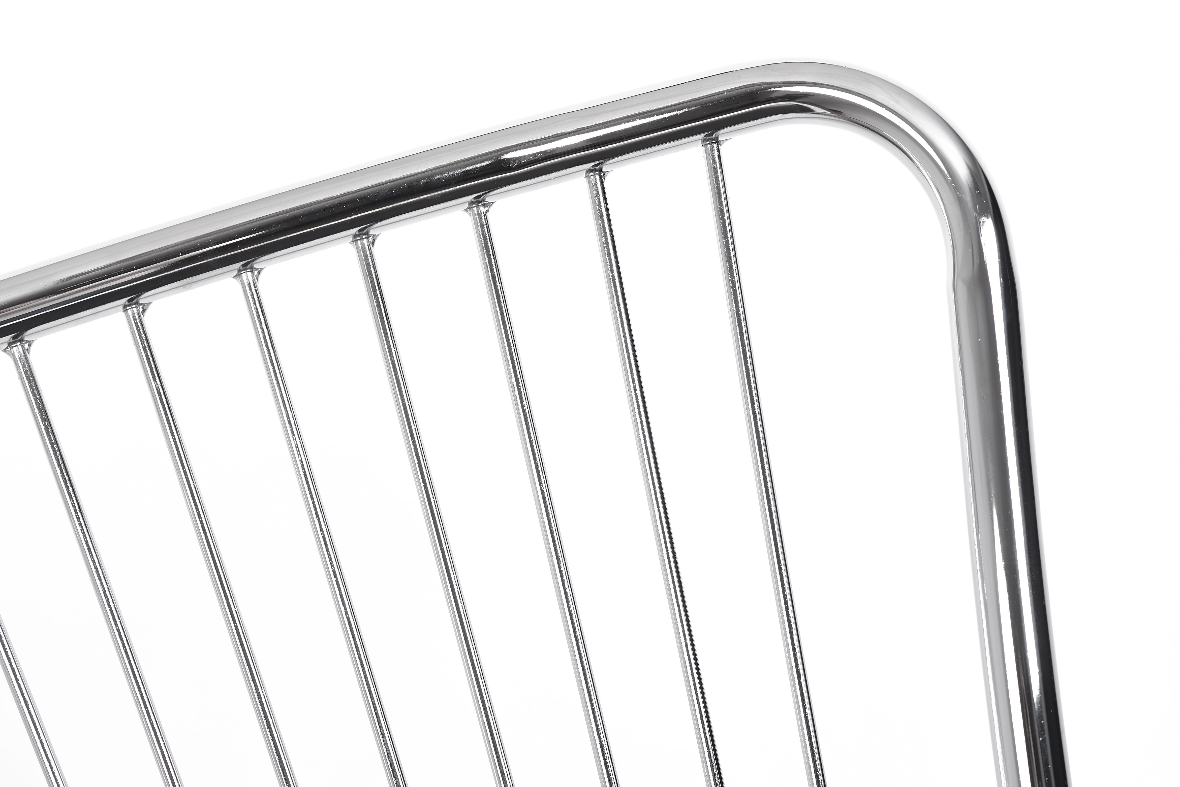 Detaliu spătar metalic scaun Caesar