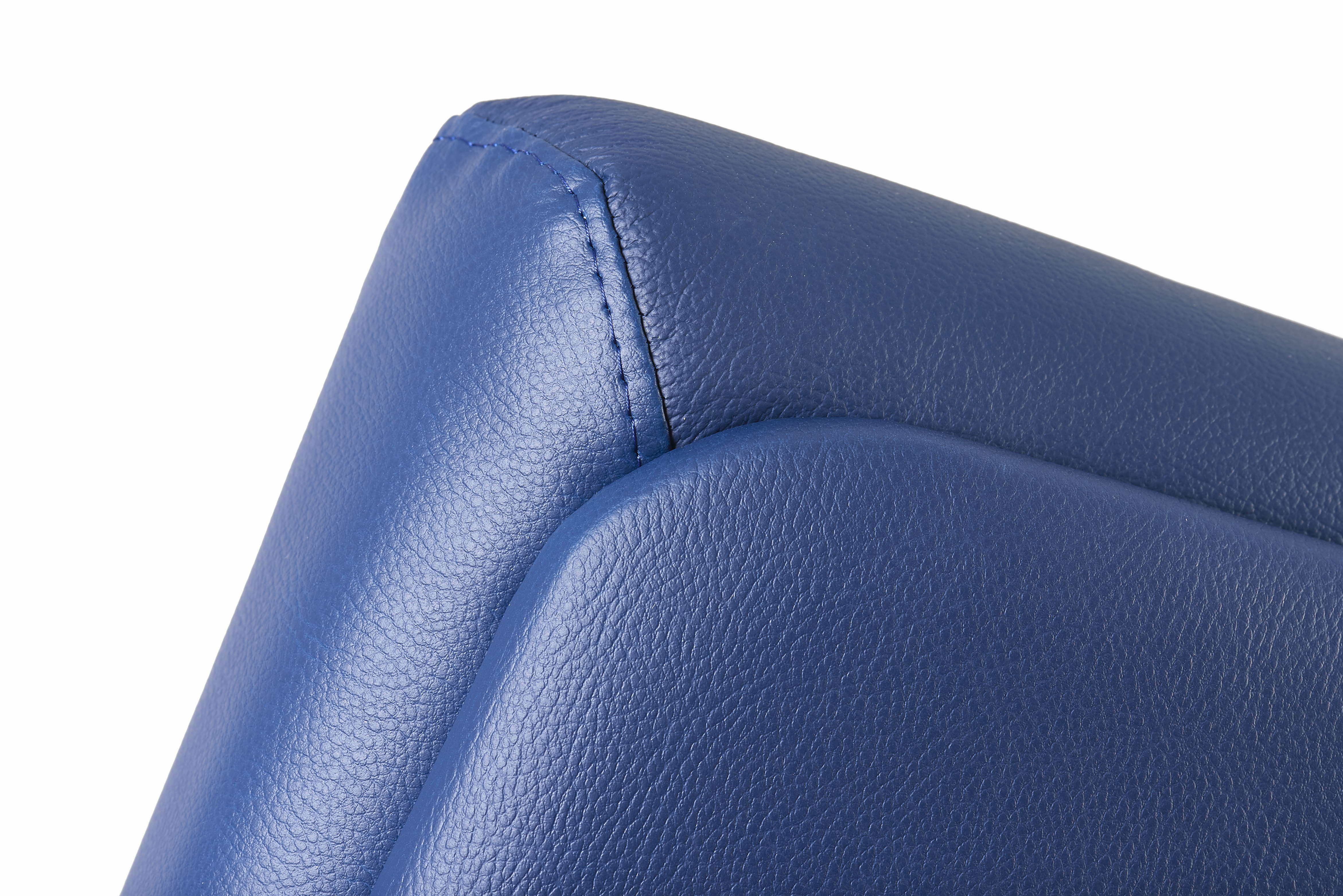 Detaliu cusături și colț tapițerie