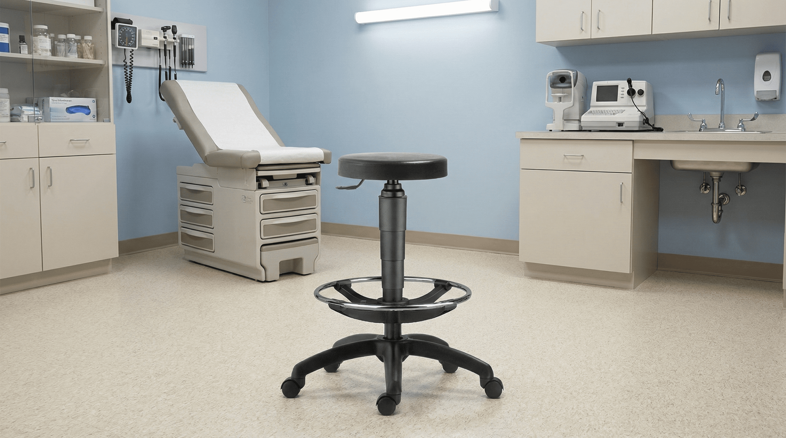 Taburet profesional 1290 PU Negru în cabinet medical laborator