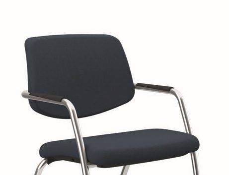 Detaliu spătar și brațe scaun Magix Fly